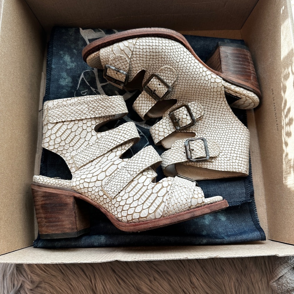 Freebird Quail bootie/sandal in White Snake - Picture 12 of 16